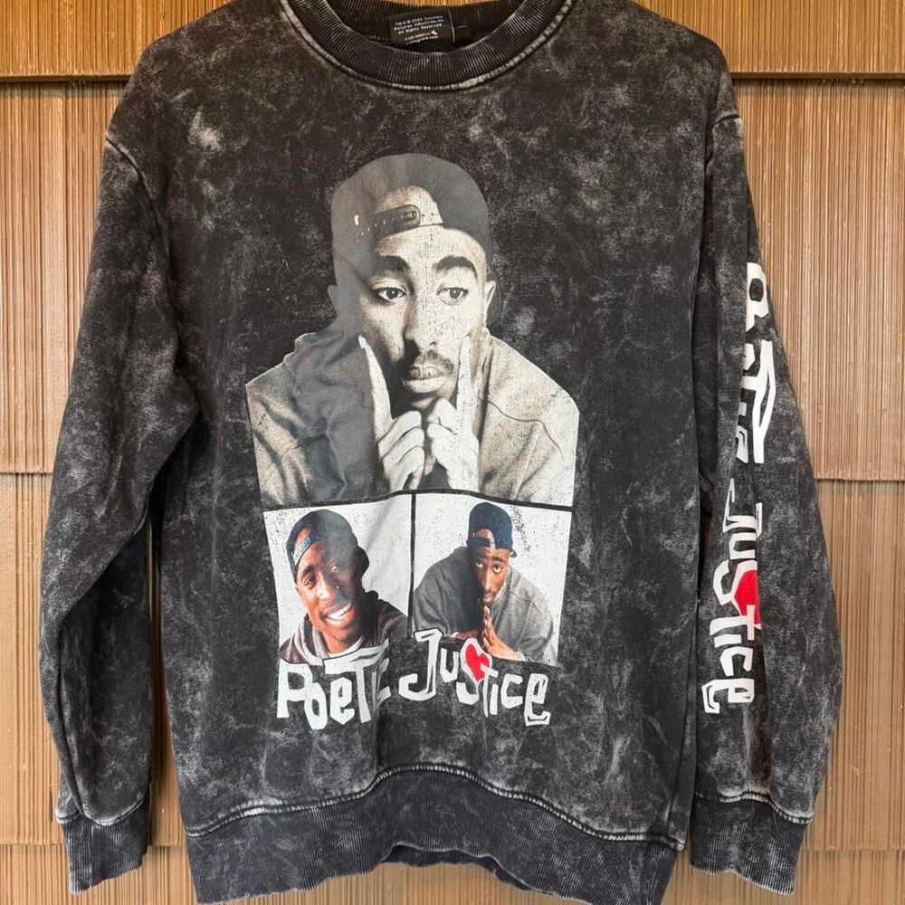 Tupac Women's Black and Grey Sweatshirt